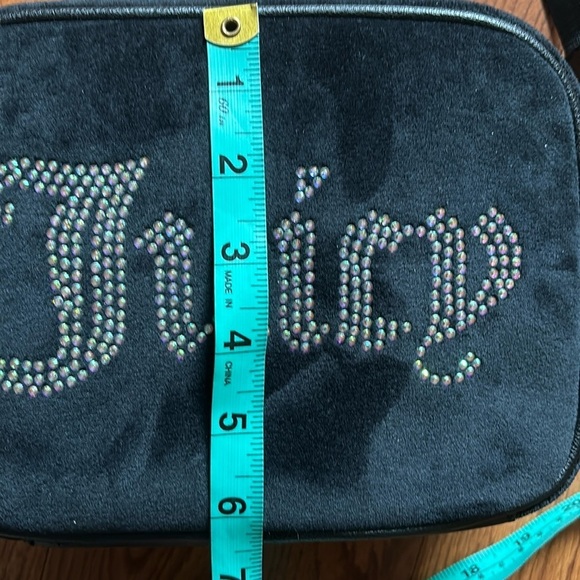 JUICY COUTURE Velour Camera Logo rhinestonecrossbody bag New - Picture 5 of 15
